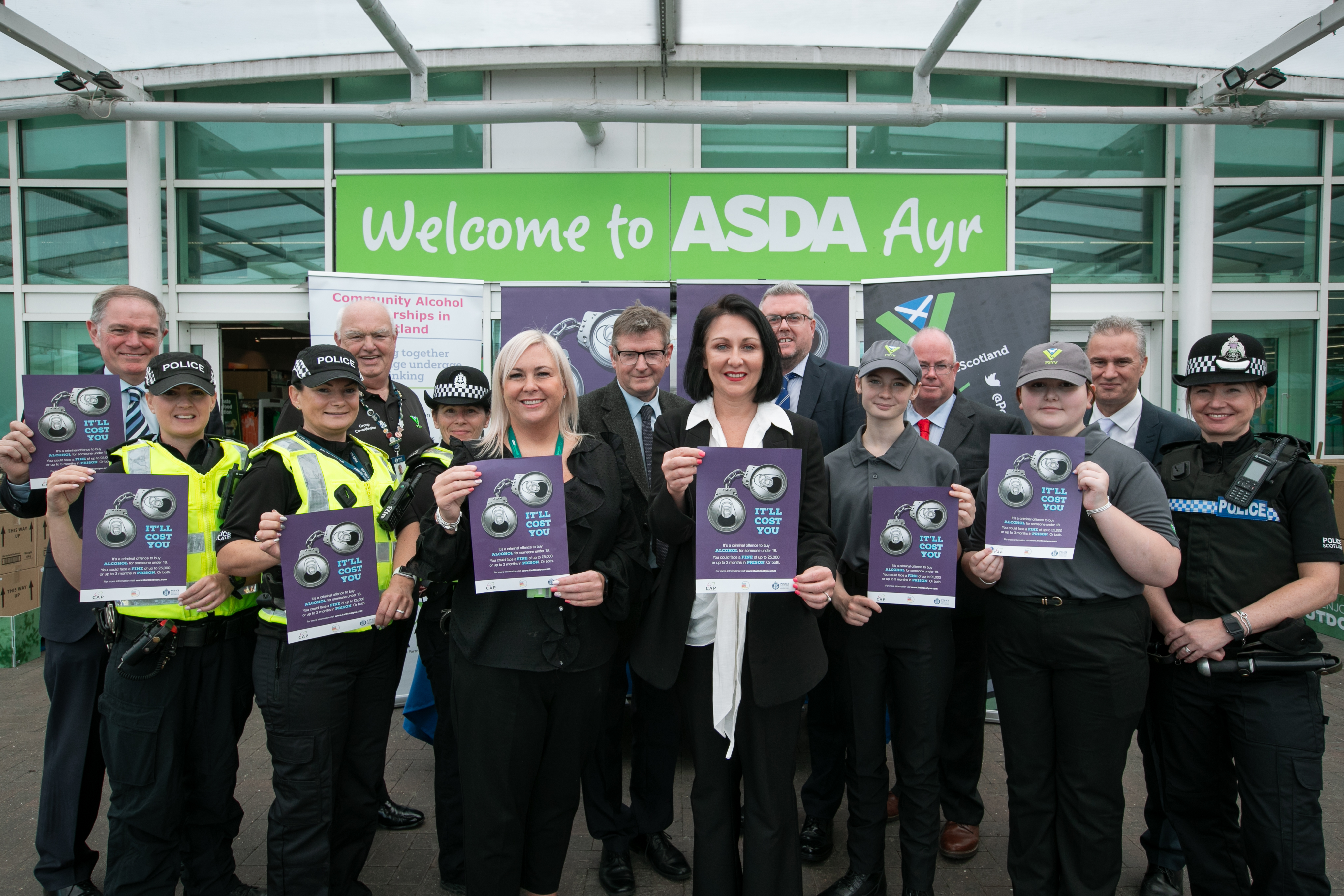 Community safety minister, police, Police Scotland Youth Volunteers, representatives from Scottish Alcohol Partnership Industry, Scottish Green Grocer Federation, Community Alcohol Partnership and The Scotch Whisky Association